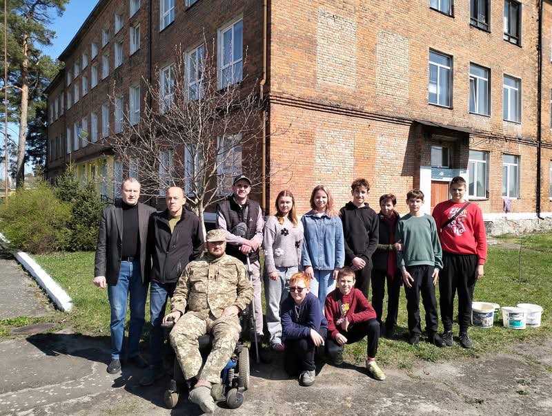 У Соснівці на території школи висадили «дерева ветерана» 