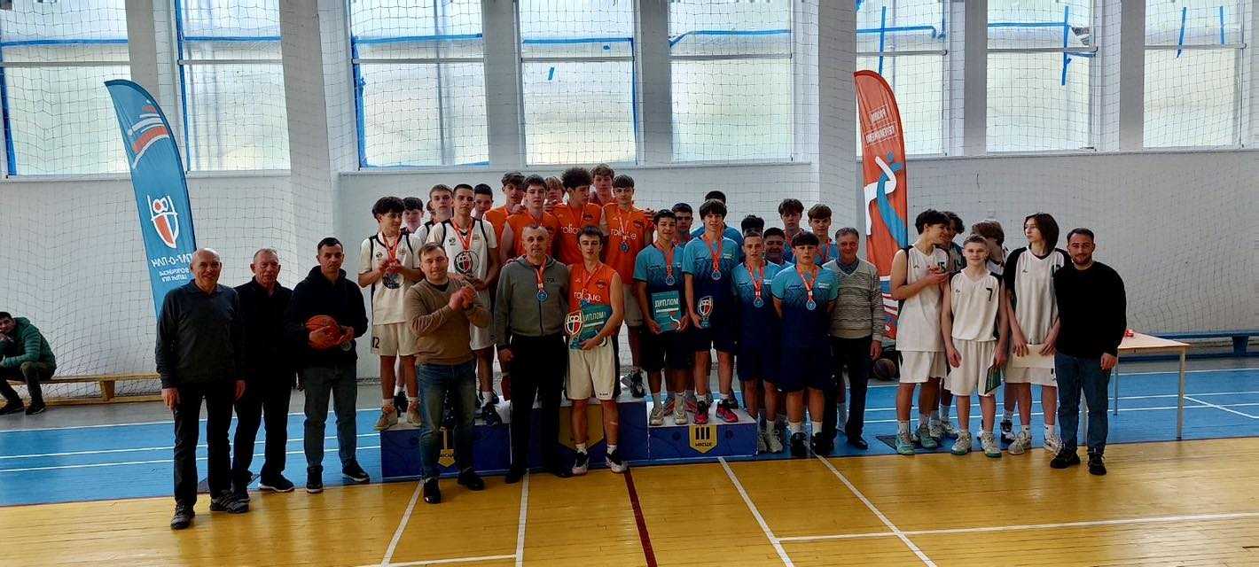 Команда юнаків Сокальської школи №4 виборола бронзу на обласному етапі змагань у межах проєкту «Пліч-о-пліч Всеукраїнські шкільні ліги» з баскетболу 