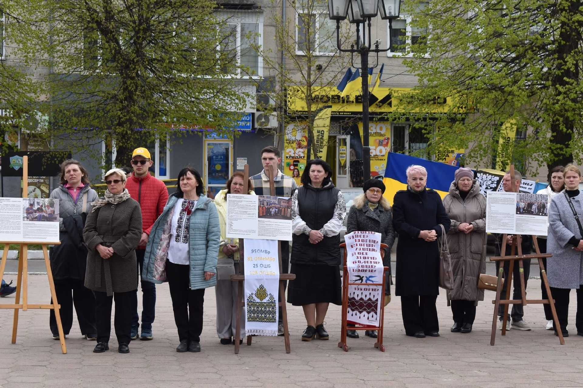 У Сокалі презентували виставку «Рушник надії»: голос серця та незламність українського духу